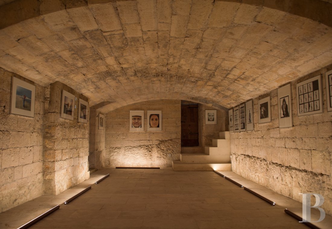 Dans le Gard, au nord de Nîmes, un ancien prieuré du 12e siècle dominant le Gardon - photo  n°22
